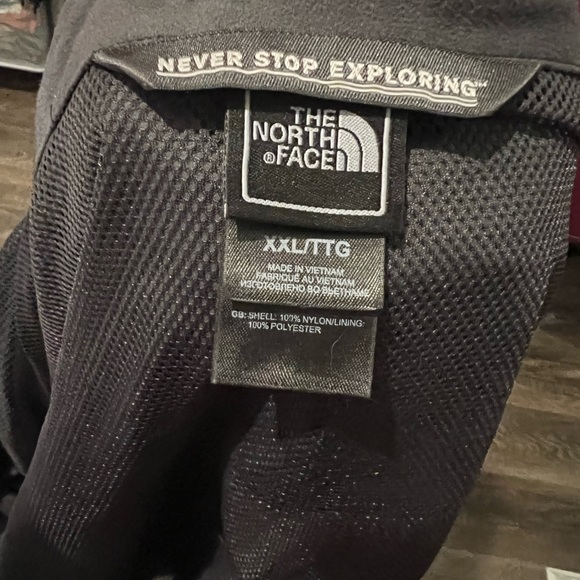 North face Men’s Windbreaker - Picture 5 of 7